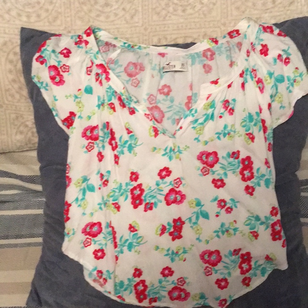 Hollister flowy top
